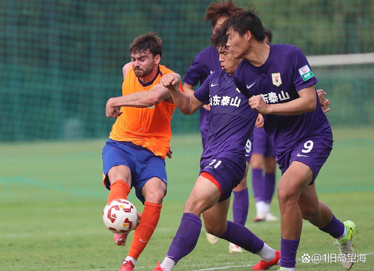 包含NBA常规赛转会期再迎强敌，山东泰山调整名单，主帅态度——赛场秩序良好，轮换策略成焦点的词条